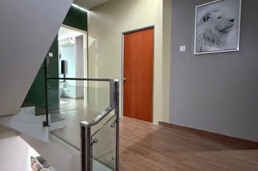 Lake Point Residence