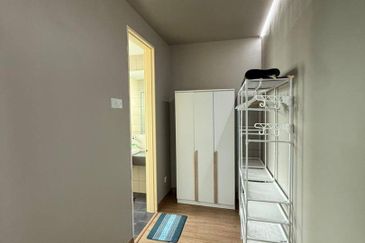 Lake Point Residence