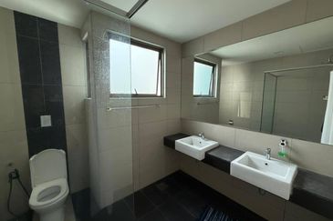 Lake Point Residence