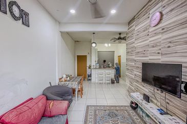 Dahlia Court Apartment