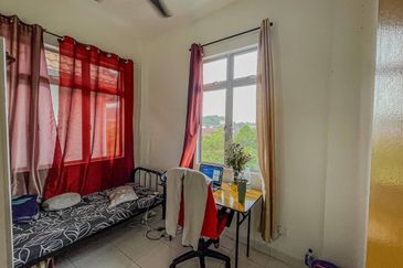 Dahlia Court Apartment