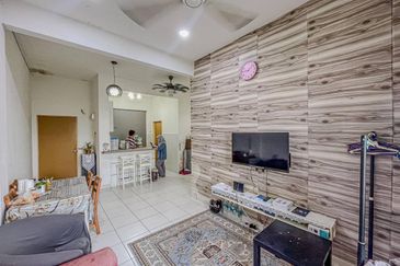 Dahlia Court Apartment