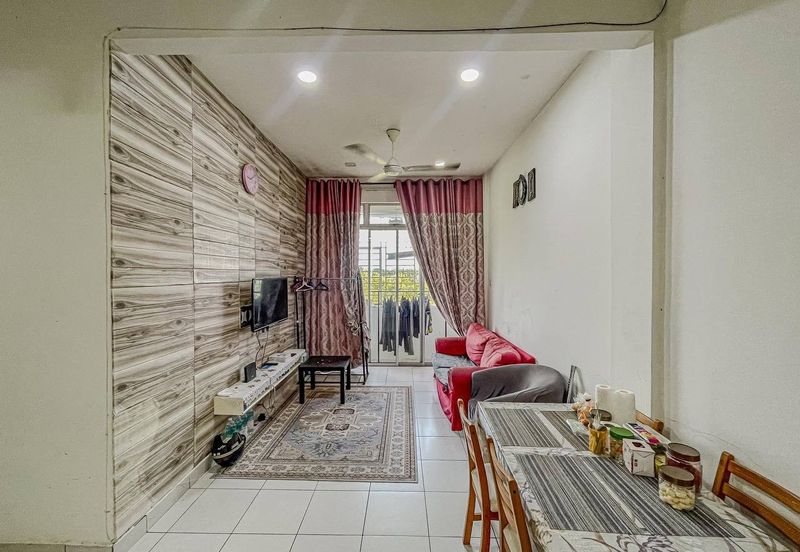 Dahlia Court Apartment