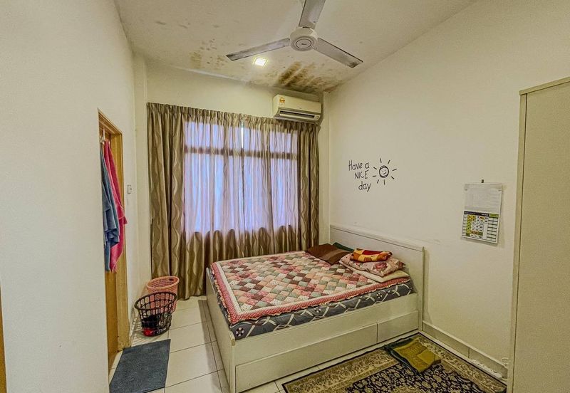 Dahlia Court Apartment