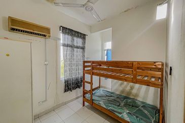 Dahlia Court Apartment