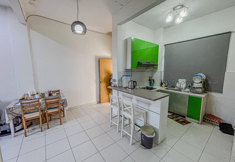 Dahlia Court Apartment