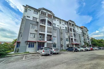 Dahlia Court Apartment