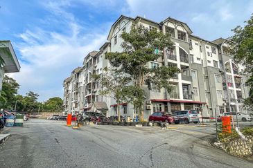 Dahlia Court Apartment