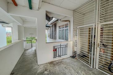 Dahlia Court Apartment