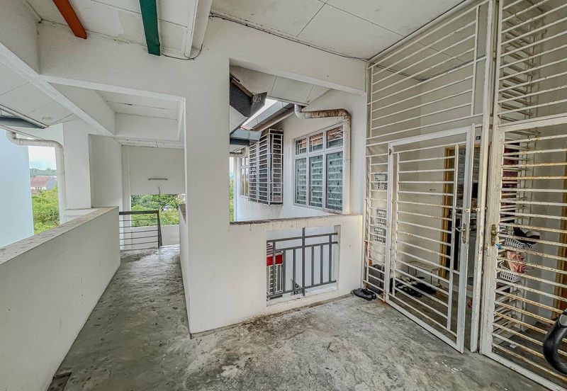 Dahlia Court Apartment