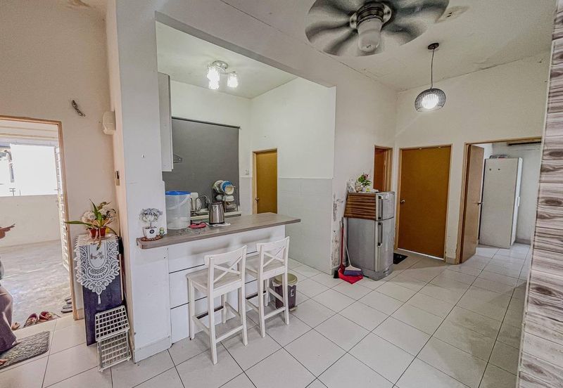 Dahlia Court Apartment