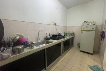 Residensi Bistaria, Ukay Bistari