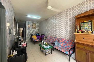 Residensi Bistaria, Ukay Bistari