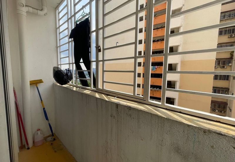 Residensi Bistaria, Ukay Bistari