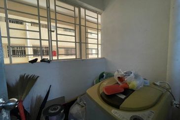 Residensi Bistaria, Ukay Bistari