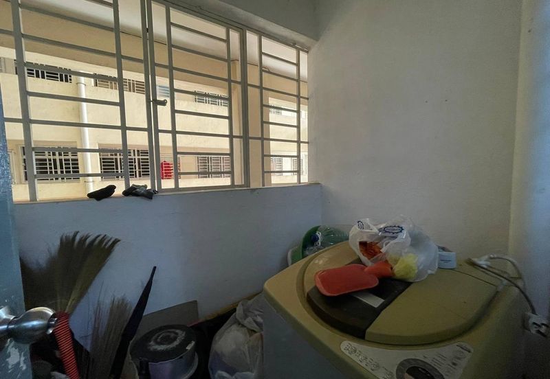 Residensi Bistaria, Ukay Bistari