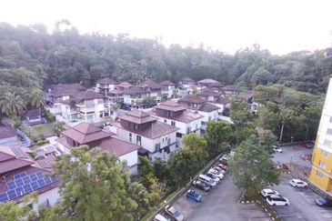 Pangsapuri Kristal (Crystal Tower), Taman Bukit Indah