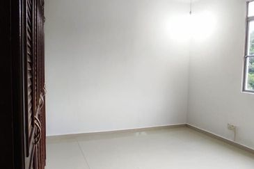 Pangsapuri Kristal (Crystal Tower), Taman Bukit Indah