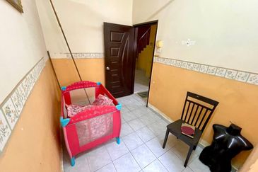 Taman Laman Desa, Desa Latania