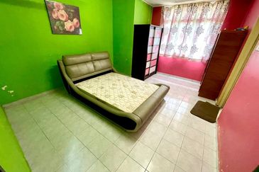 Taman Laman Desa, Desa Latania