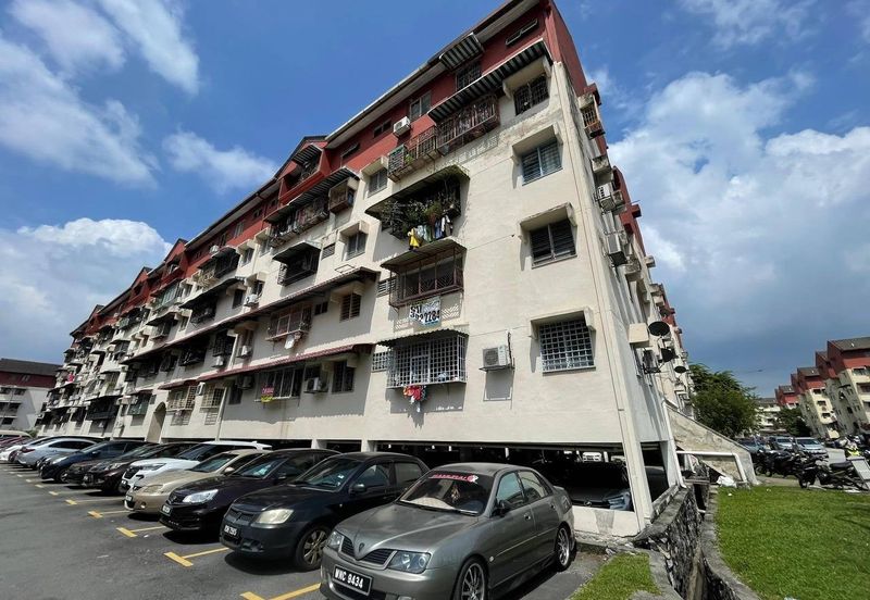 Flat Pandan Jaya Blok L13