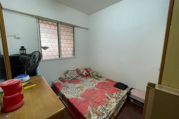 Flat Pandan Jaya Blok L13