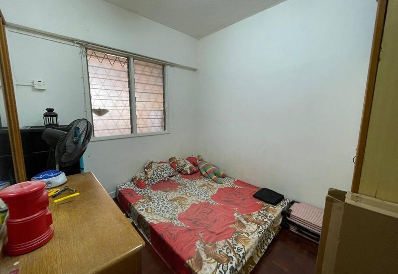 Flat Pandan Jaya Blok L13