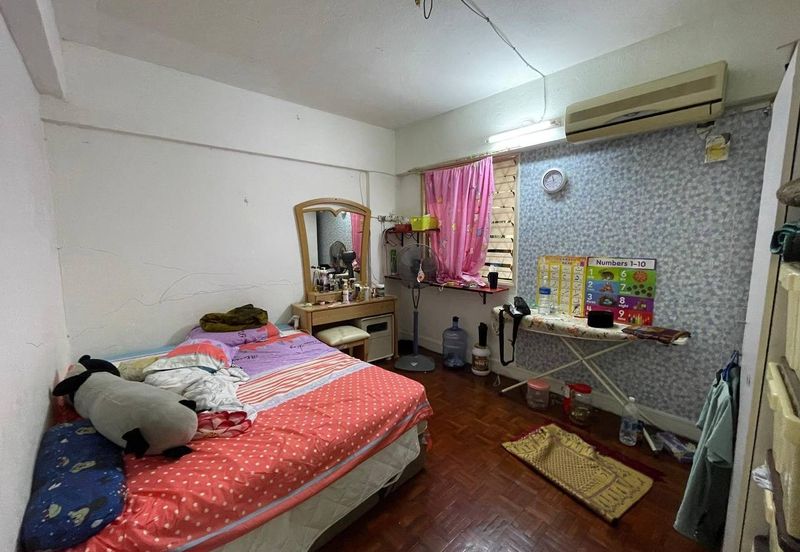 Flat Pandan Jaya Blok L13