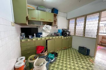 Flat Pandan Jaya Blok L13