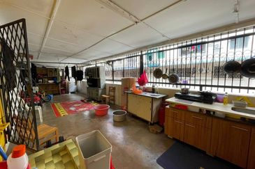 Flat Pandan Jaya Blok L13