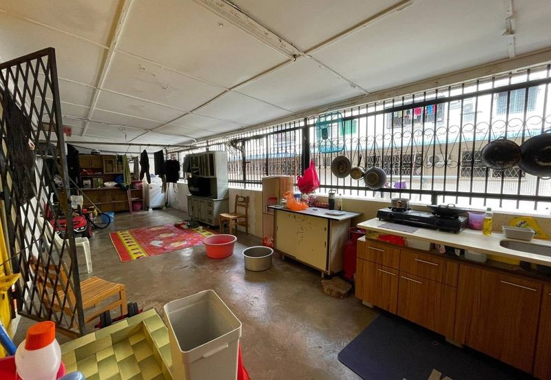 Flat Pandan Jaya Blok L13