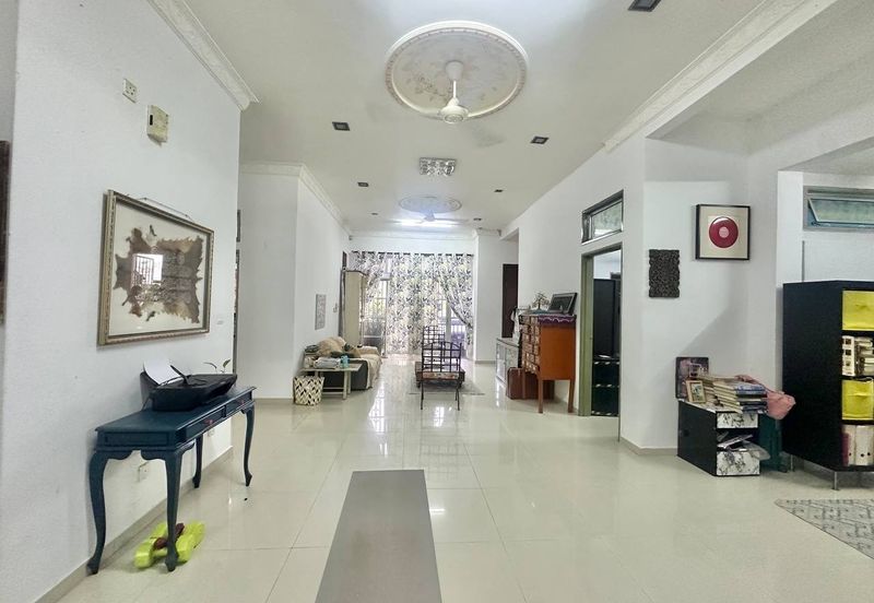 Jalan Timur @ Bandar Baru Enstek