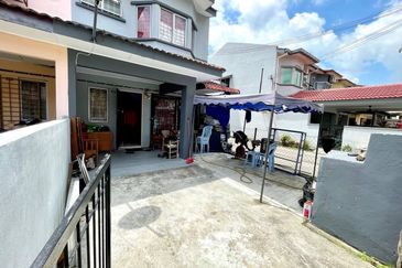Jalan Puncak Jalil