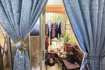 Sri Bayu Apartment @ Casuarina, Bandar Armada Putra