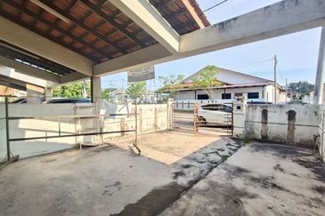 TAMAN MASJID TANAH RIA