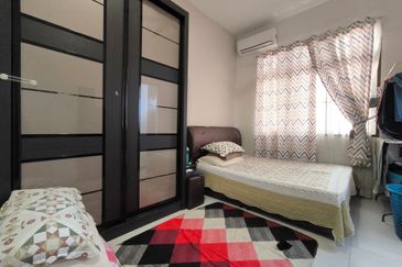 Dahlia Court Apartment