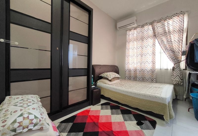 Dahlia Court Apartment