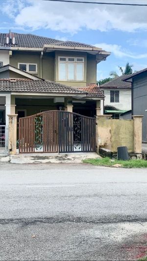 Taman Bukit Sentosa Rawang Double Storey Terrace End Lot for sale for ...