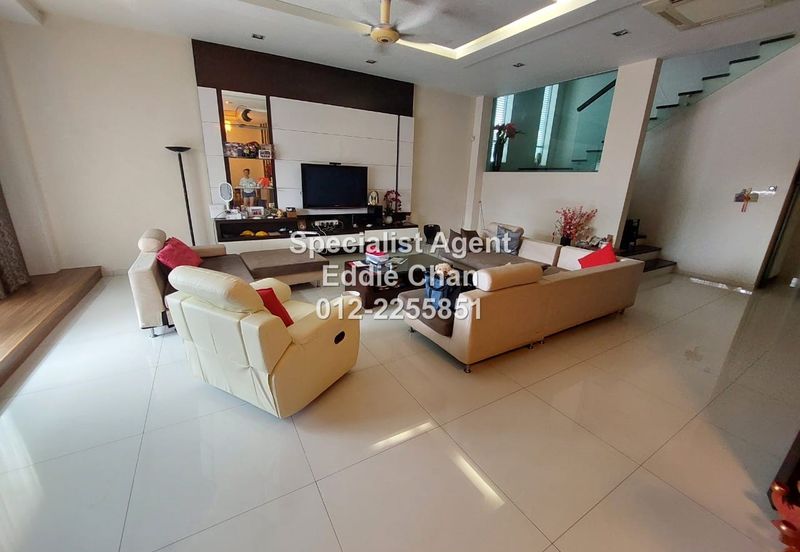 End-Lot, Fully-Renovated, Spacious Land, Built-Up, and Car Porch