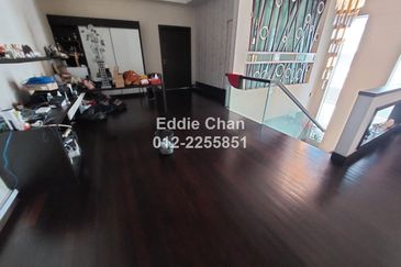 End-Lot, Fully-Renovated, Spacious Land, Built-Up, and Car Porch