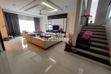 End-Lot, Fully-Renovated, Spacious Land, Built-Up, and Car Porch