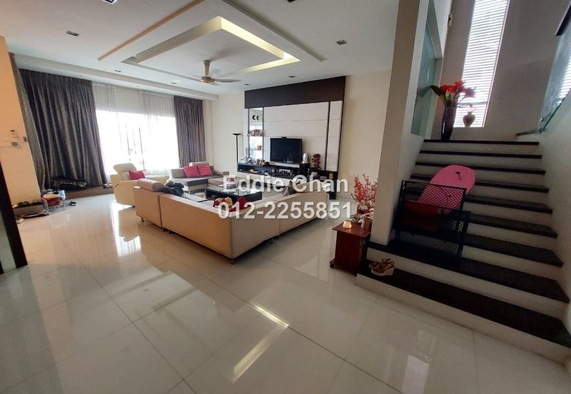 End-Lot, Fully-Renovated, Spacious Land, Built-Up, and Car Porch