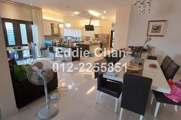 End-Lot, Fully-Renovated, Spacious Land, Built-Up, and Car Porch