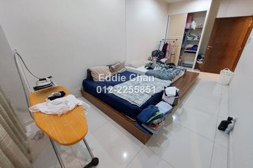 End-Lot, Fully-Renovated, Spacious Land, Built-Up, and Car Porch