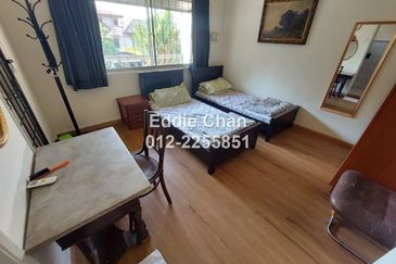 2-Storey Semi-D (End Lot) with Huge Extra Land, Well-Maintained House