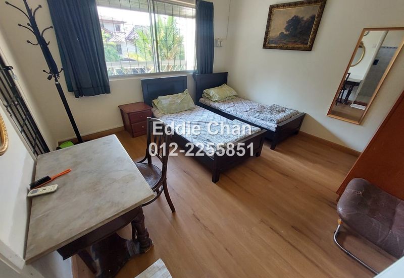 2-Storey Semi-D (End Lot) with Huge Extra Land, Well-Maintained House