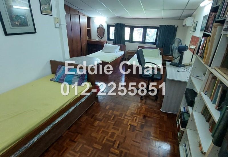 2-Storey Semi-D (End Lot) with Huge Extra Land, Well-Maintained House