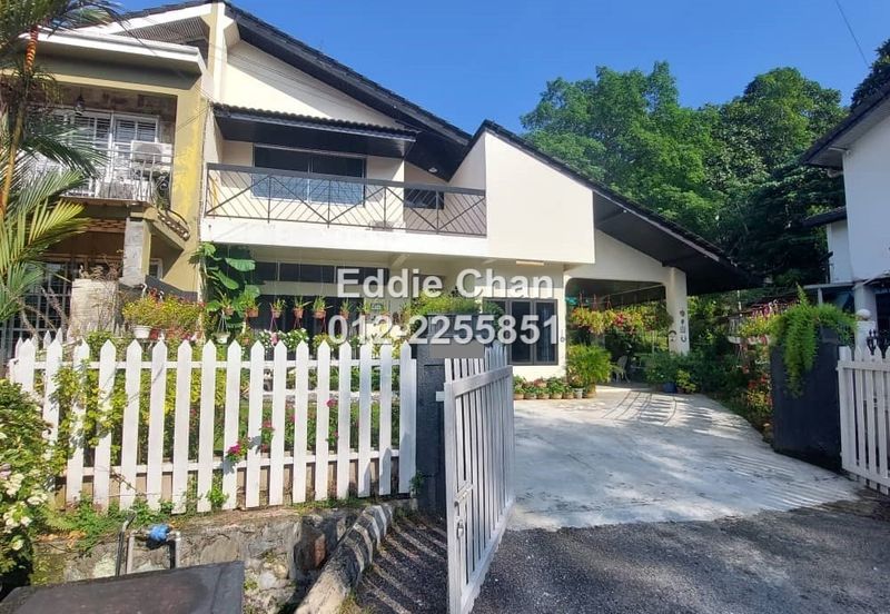 2-Storey Semi-D (End Lot) with Huge Extra Land, Well-Maintained House