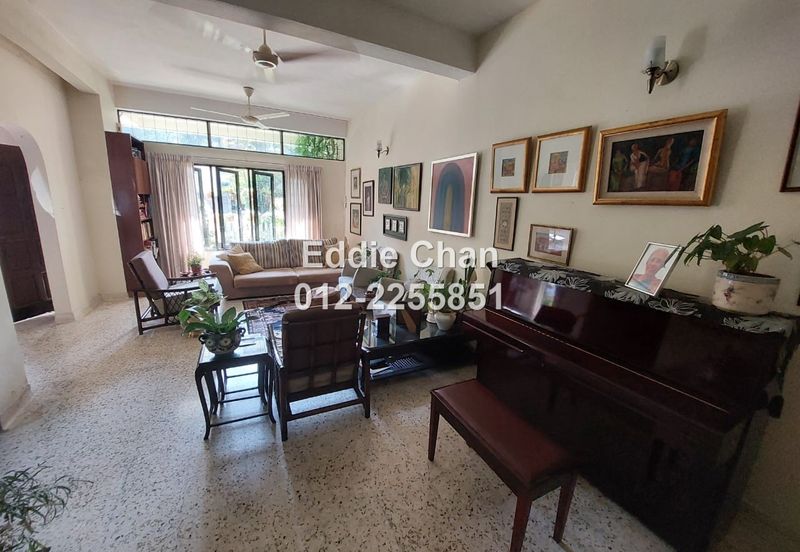 2-Storey Semi-D (End Lot) with Huge Extra Land, Well-Maintained House