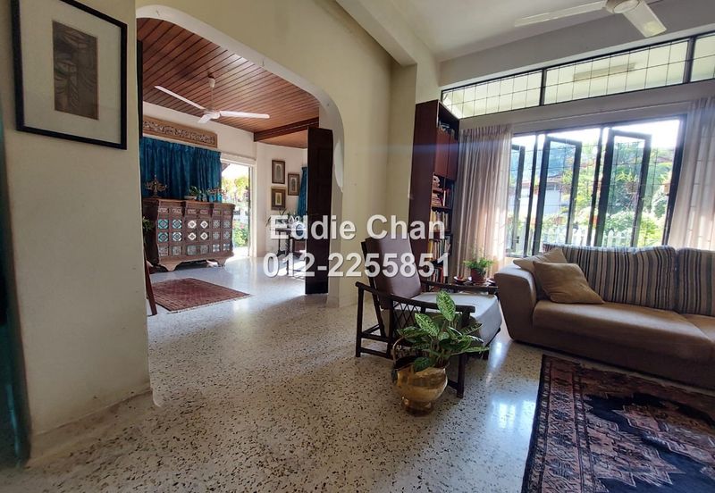 2-Storey Semi-D (End Lot) with Huge Extra Land, Well-Maintained House